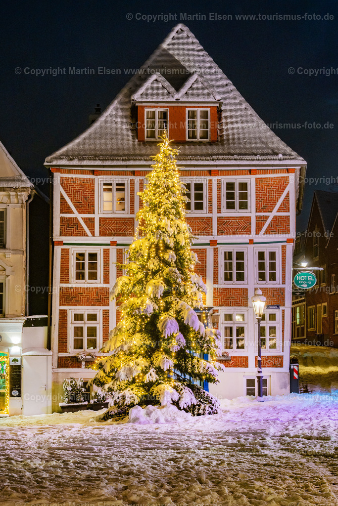 Stade Fischmarkt Tanne Altstadt Winter Schnee_ELS_2554030126 | Fotos aus den Touristenorten aus Norddeutschland. - Realisiert mit Pictrs.com