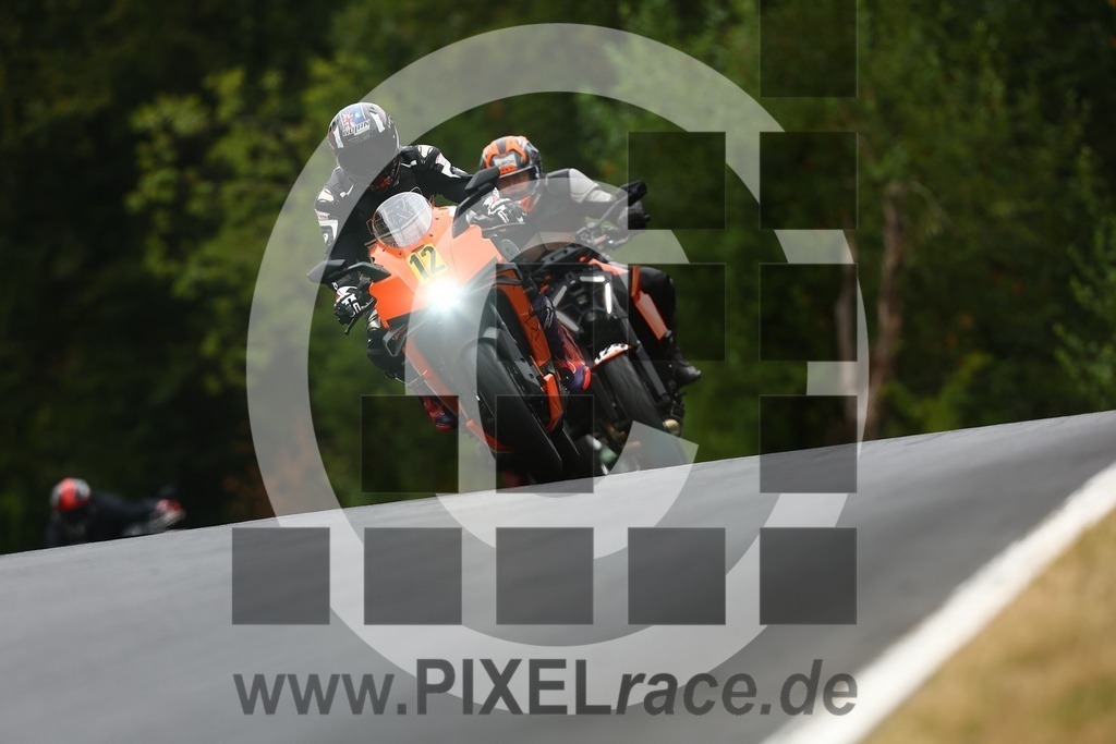 inst12-20260722_01622 | Schöne Erinnerungen an spannende Momente - das festzuhalten ist unser Job. PIXELrace.de ist seit 2003 auf den Rennstrecken Europas unterwegs um die Action draußen beim Fahren und die wunderbare Stimmung imm Fahrerlager für euch einzufangen.