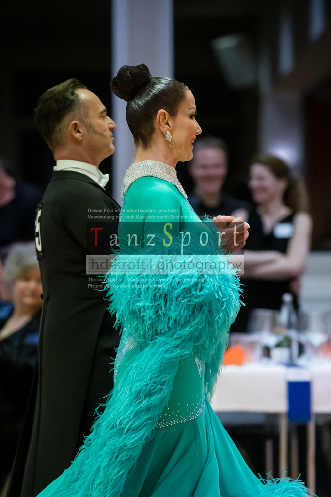 20250906_LM_By_Masters-III-S-Std_7598 | Tanzsportbilder, Standardtanz, Lateintanz, WDSF, DTV, LTVB, dancecomp, goc, hessen tanzt, blaues band der spree, walzer, tango, wiener walzer, slowfox, quickstepp, samba, rumba, cha-cha-cha, paso doble. jive, hd-kroft photography, turniertanzsport