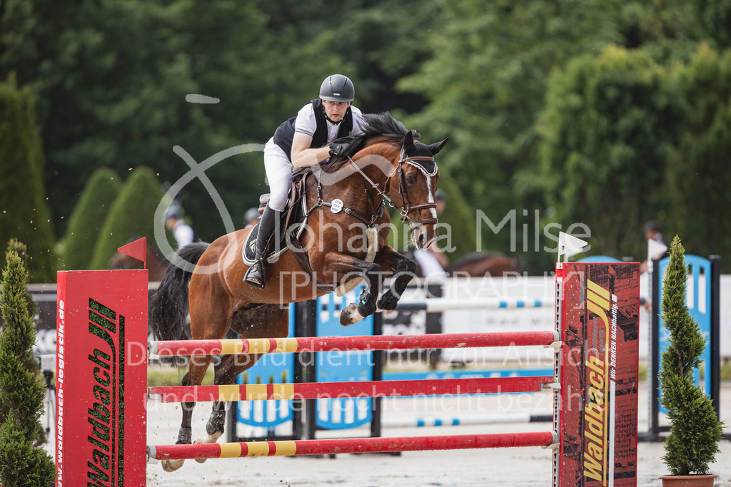 250531_MayDays_M2-SpringenmstAnf-709 | Deine schönsten Turniermomente als professionelle Fotos! Entdecke hochwertige Pferdesport-Fotografie im Online-Shop. Jetzt Fotos finden & bestellen!