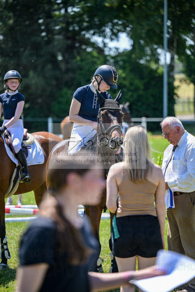 Reitturnier Voxtrup | Entdecke hochwertige Reitturnierfotos von Foto Oger. Professionell, emotional und authentisch – jetzt Lieblingsmomente im Shop bestellen.Deutschlandweite Turnierfotografie. - Realisiert mit Pictrs.com