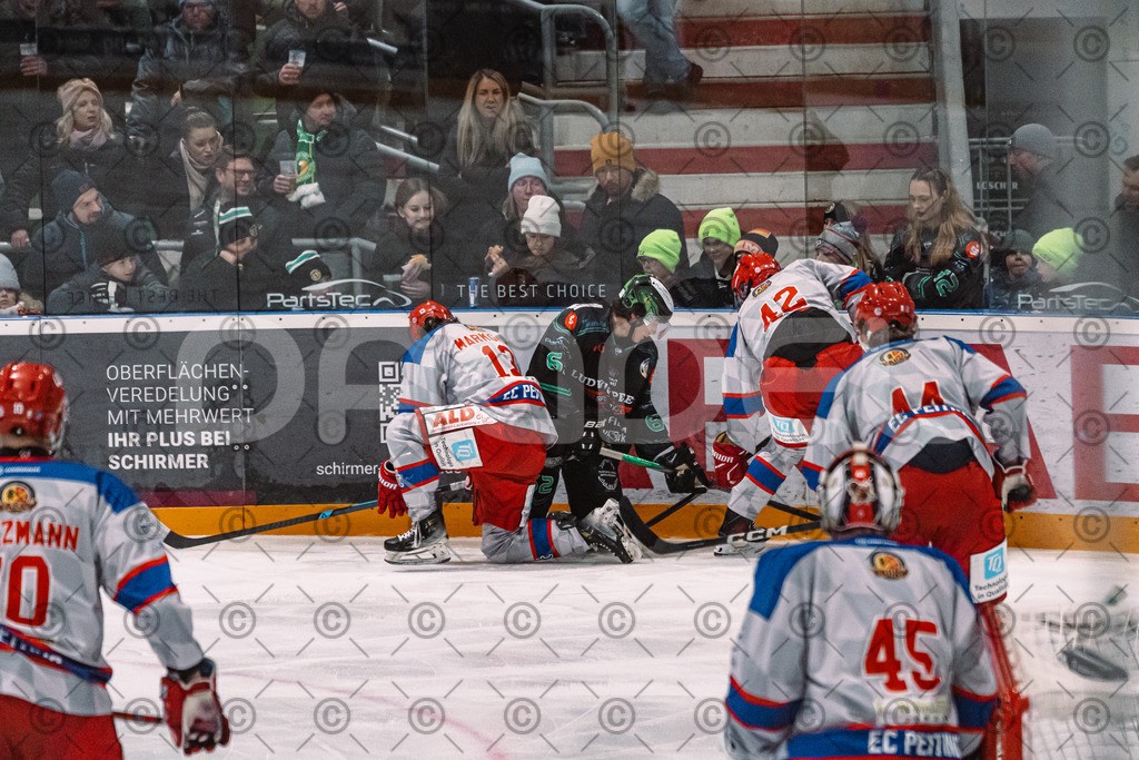 Alligators_vs_Peiting_04_01_2026-022 | Höchstadt Alligators Fotogalerie: Eishockey-Action aus Franken. Professionelle Spielfotos, Portraits & Stadionbilder zum Download. Jetzt entdecken! - Realisiert mit Pictrs.com