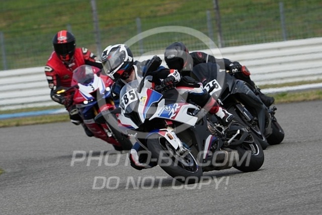 2024_04_29_PBK_13418 | Sportfotografie; SlowMotion; Video; Rennstrecke; Hafeneger; Speer; Racing; RSE; BMW; CBO; Trackday; Motorsportarena; Hockenheimring; Brno; Most; Barcelona; Valencia