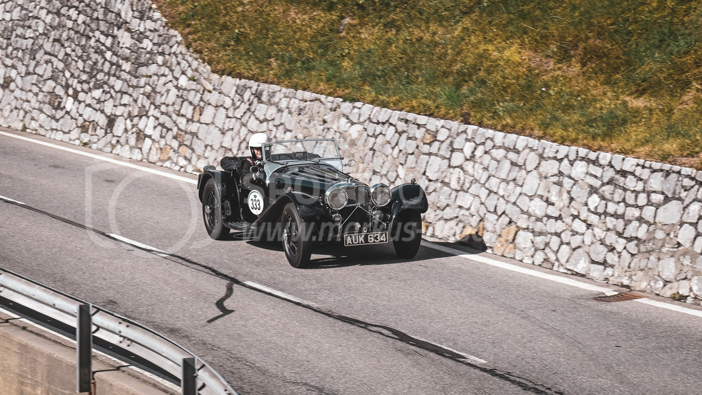19. Arosa ClassicCar 2023 - 2. September 2023 | 19. Arosa ClassicCar 2023
Arosa, Schweiz
Schorno Camillo aus Immensee mit der Startnummer 333 in einem Jaguar SS100, Jahrgang 1937, in der Klasse Sport Trophy.
@arosaclassiccar, @arosa.official, #arosaclassiccar, #arosa, #76curves, #classiccar
Bild: Sportfotografie Markus Aeschimann | www.markus-aeschimann.ch - Realisiert mit Pictrs.com