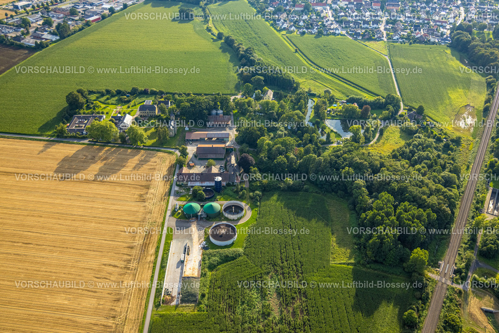Werl230806437 | Luftbild, Landwirtschaftlicher Betrieb Biogas Ostuffeln GmbH, Wohnstätte St. Josef, Ostuffeln, Werl, Werl-Unnaer Börde, Nordrhein-Westfalen, Deutschland