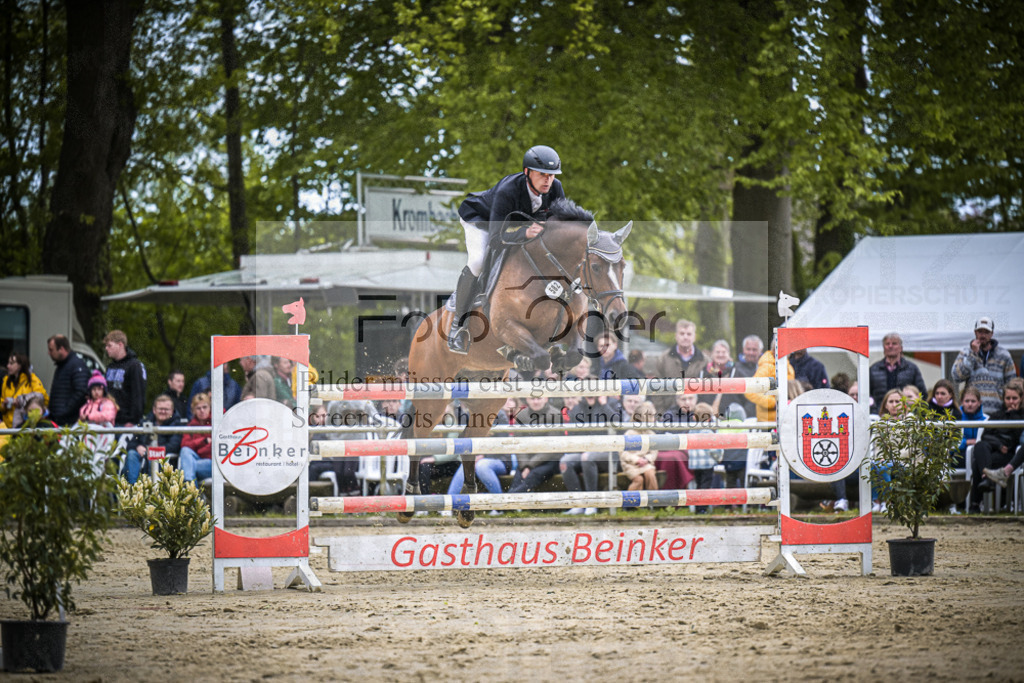 DOS_2104 | Entdecke hochwertige Reitturnierfotos von Foto Oger. Professionell, emotional und authentisch – jetzt Lieblingsmomente im Shop bestellen.Deutschlandweite Turnierfotografie. - Realisiert mit Pictrs.com