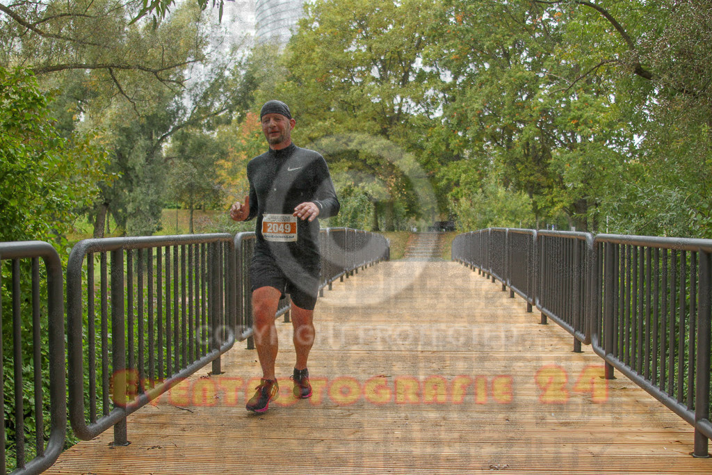 231015_1048_EV4_1729 | Sportfotografie im Rhein-Sieg Kreis, Köln, Bonn, NRW, Rheinland Pfalz, Hessen, etc. Unser Tätigkeitsfeld umfasst den Laufsport vom Volkslauf über den Marathon, Duathlon, Triathon bis zum Ultralauf wie Kölnpfad Ultra oder Schindertrail.