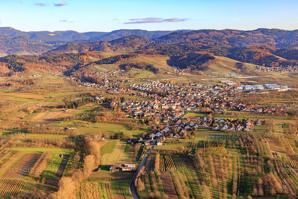 Luftbild: Ortsansicht von Westen im Ortsteil Ulm in Renchen im Bundesland Baden-Württemberg in Deutschland. Foto: IMG_119917.jpg vom 30.11.2019 durch Werner Riehm/FLY-FOTO.de