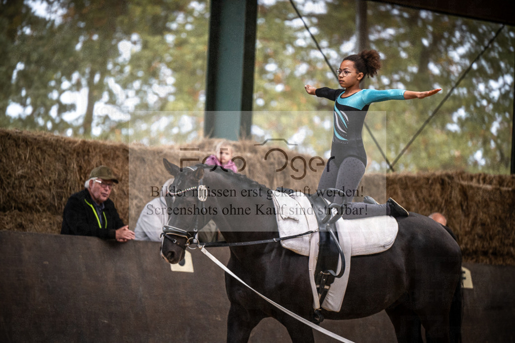 DOS_0058 | Entdecke hochwertige Reitturnierfotos von Foto Oger. Professionell, emotional und authentisch – jetzt Lieblingsmomente im Shop bestellen.Deutschlandweite Turnierfotografie. - Realisiert mit Pictrs.com