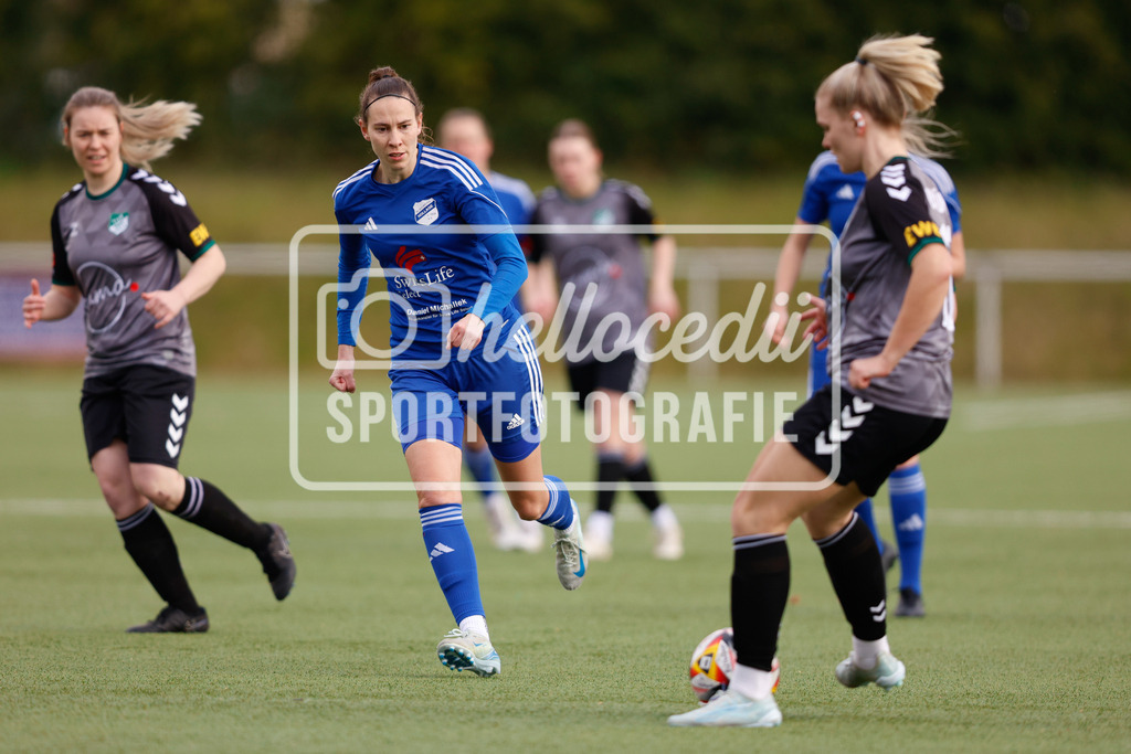 Fußball I Frauen I Saison 2025-2026 I Oberliga Niedersachsen I 16. Spieltag I BW Hollage - TuS Büppel I 15.03.2026-19 | Stefanie Gühmann (9, BW Hollage) Mara Sommer (10, TuS Büppel) im Zweikampf - Realisiert mit Pictrs.com