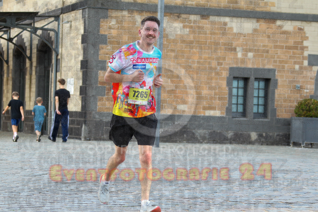 250920_1455_EV4_7563 | Sportfotografie im Rhein-Sieg Kreis, Köln, Bonn, NRW, Rheinland Pfalz, Hessen, etc. Unser Tätigkeitsfeld umfasst den Laufsport vom Volkslauf über den Marathon, Duathlon, Triathon bis zum Ultralauf wie Kölnpfad Ultra oder Schindertrail.