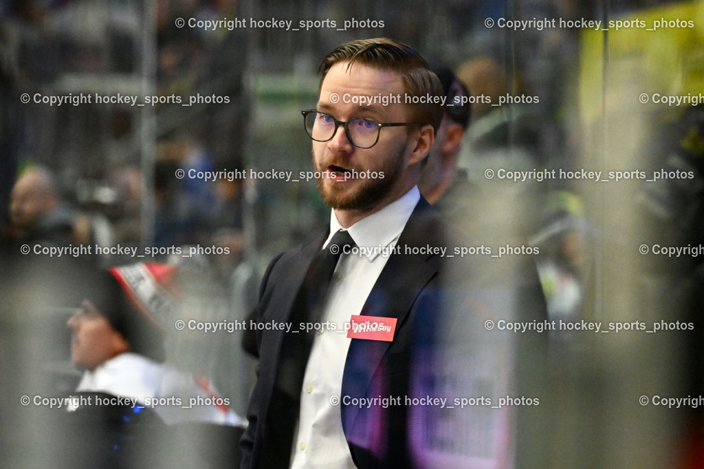 EC IDM Wärmepumpen VSV vs. Pioneers Vorarlberg | Headcoach Pioneers Vorarlberg JOHANNES NYGARD, EC IDM Wärmepumpen VSV vs. Pioneers Vorarlberg, EC IDM WÄRMEPUMPEN VSV vs. Pioneers Vorarlberg am 03.10.2025 in Villach (Stadthalle Villach), Austria, (Photo by Bernd Stefan)