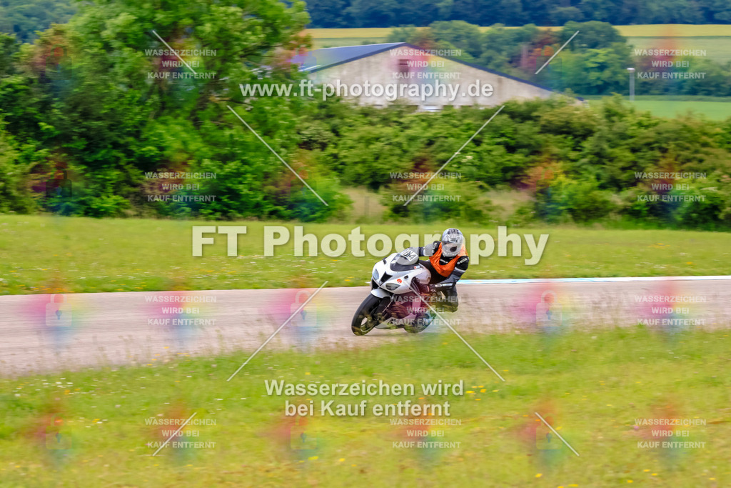 MotoTeam-3101 | Hier findet Ihr Bilder von Touristenfahrten auf der Nürburgring Nordschleife oder von anderen Veranstaltungen die ich besucht habe. Viel Spass beim Durch Schauen 