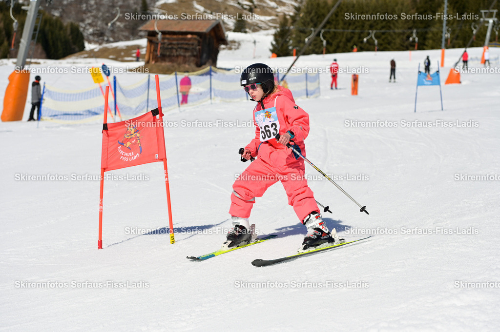SRF_27.02.2026_579 | Skirennfotos,Serfaus,Fiss,Ladis,Kinderskirennen,Winter,Tirol,Oberland,skirace,SFL,feelfree,weil wir's genießen,ski,Ski,skifahren,Sonnenplateau, - Realisiert mit Pictrs.com