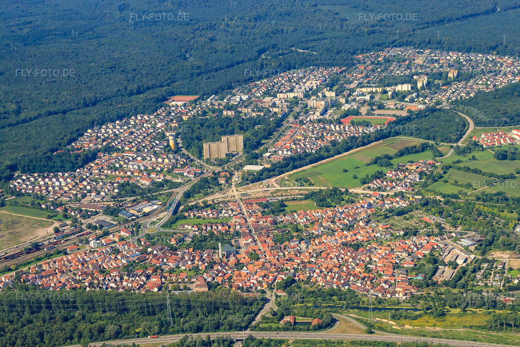 Luftbild: Stadtansicht von Osten in Wörth am Rhein im Bundesland Rheinland-Pfalz in Deutschland. Foto: IMG_32173.jpg vom 20.08.2010 durch Werner Riehm/FLY-FOTO.de