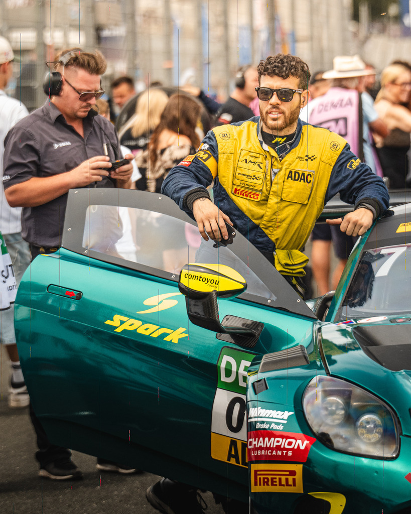 TXO05701 | Exklusive Motorsport-Fotografie aus Leipzig von TXO Media – für Rennfahrer, Teams & Sponsoren. Sausemuth liefert starke Bilder, die Emotion zeigen. Jetzt buchen & glänzen! - Realisiert mit Pictrs.com