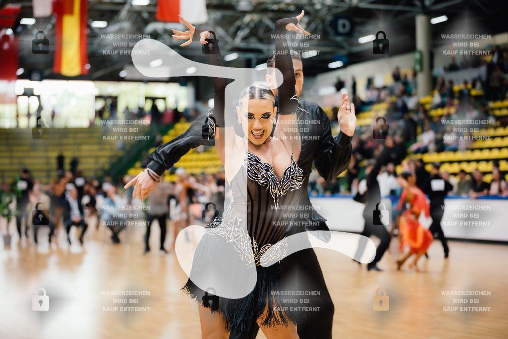Hessen Tanzt WDSF International Open Latin 11th (43) Justin Lauer _ Rita Schumichin (TSC Saltatio Neustadt im TV 1860 Mußbach)-2025-05-18-4877 | Webshop for digital downloads and prints of dance sport, event & show photographer Julian Link - Realisiert mit Pictrs.com