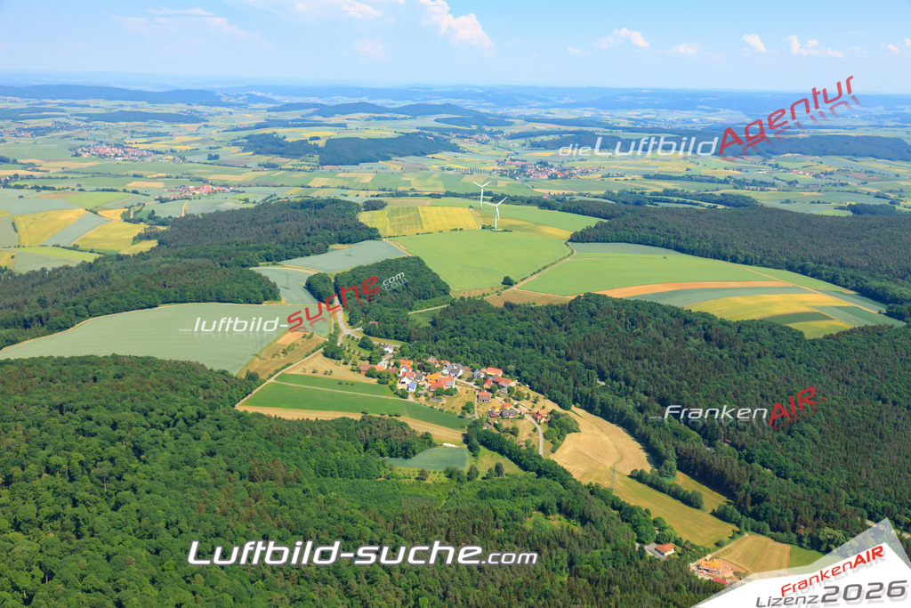 Die Luftaufnahme Fierst - Ebern wurde vom UL-Flugzeug (keine Drohne) aus fotografiert.Hohe Druck- Auflösung-die Geschenkidee!