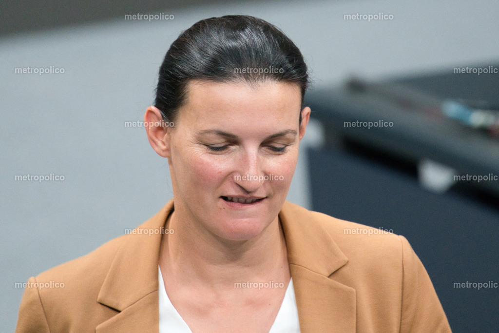 Irene Mihalic (5) | Metropolico