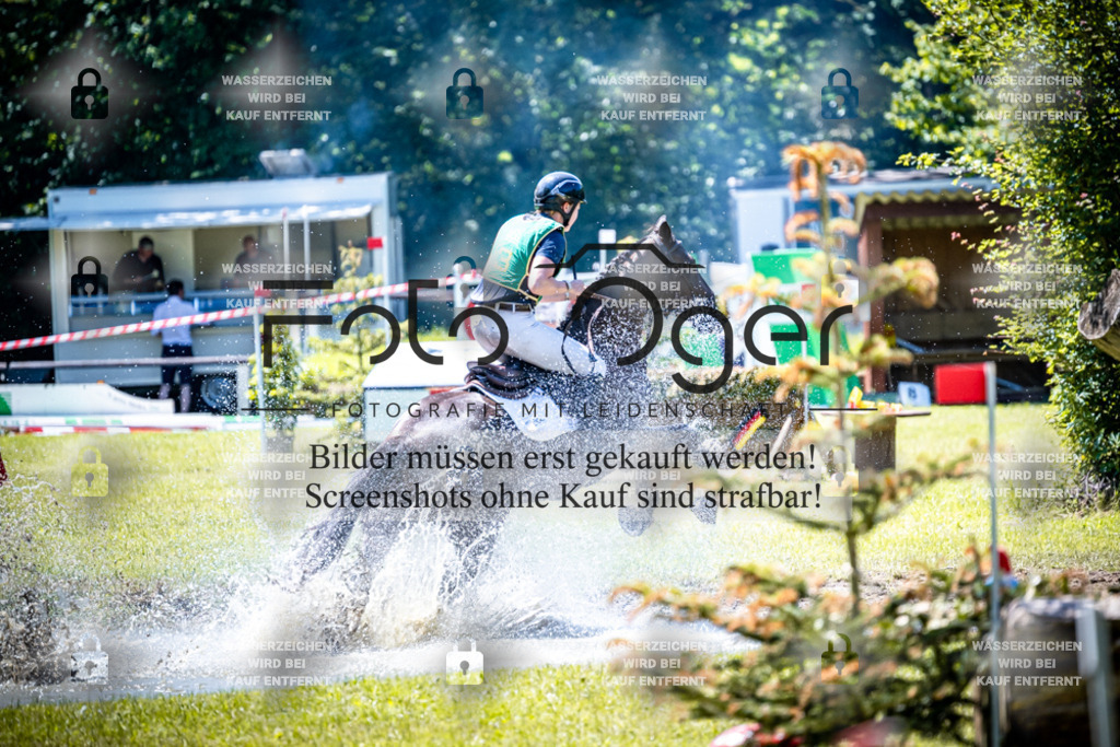 A1_Vielseitigkeitsturnier Melle Oldendorf-15c-0030 | Entdecke hochwertige Reitturnierfotos von Foto Oger. Professionell, emotional und authentisch – jetzt Lieblingsmomente im Shop bestellen.Deutschlandweite Turnierfotografie. - Realisiert mit Pictrs.com