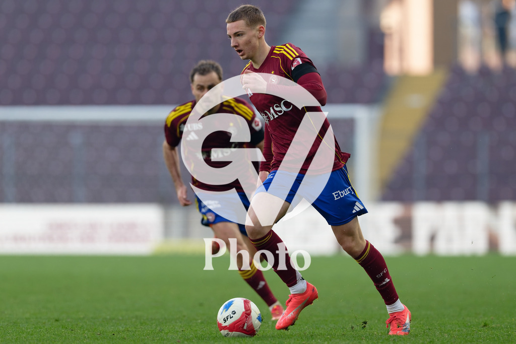 Brack Super League - Servette FC v FC Zurich | Thomas Lopes (36 Servette FC) in action (close up)  during the Brack Super League match between Servette FC and FC Zurich at Stade de Geneve in Geneva, Switzerland