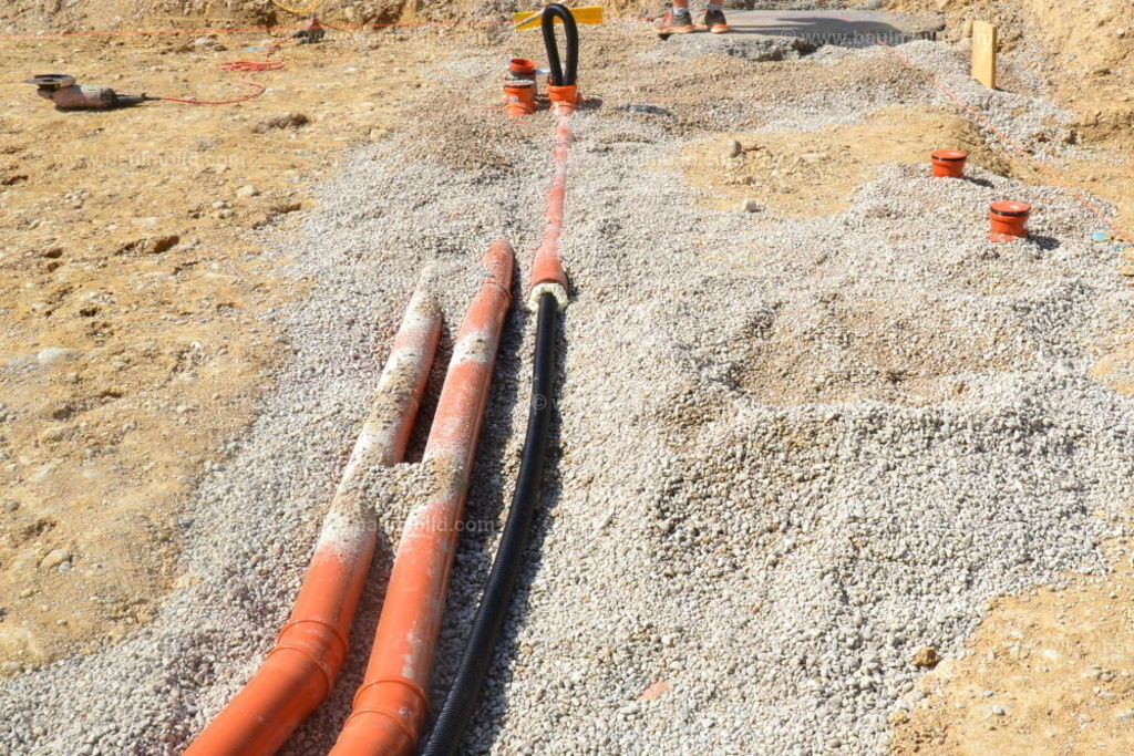 bib-lg03-abwasserkanal-0005 | Nach LV-Leistungsgruppen sortierte Detailfotos über den Bau eines Hauses. Alle Hausbau-Bilder direkt vom Urheber und Autor der Website Haus-Selber-Bauen.com