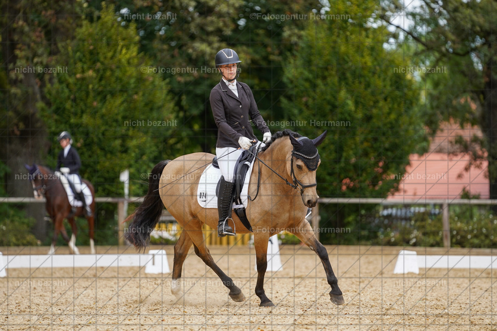 20231007-SN_00459 | Diessen am Ammersee, 2023, Dressur- und Springturnier, Reitsport, Turnierfotografie, Pferdebilder, Reitbilder, Turnierfotografen Bayern, Fotoagentur Herrmann