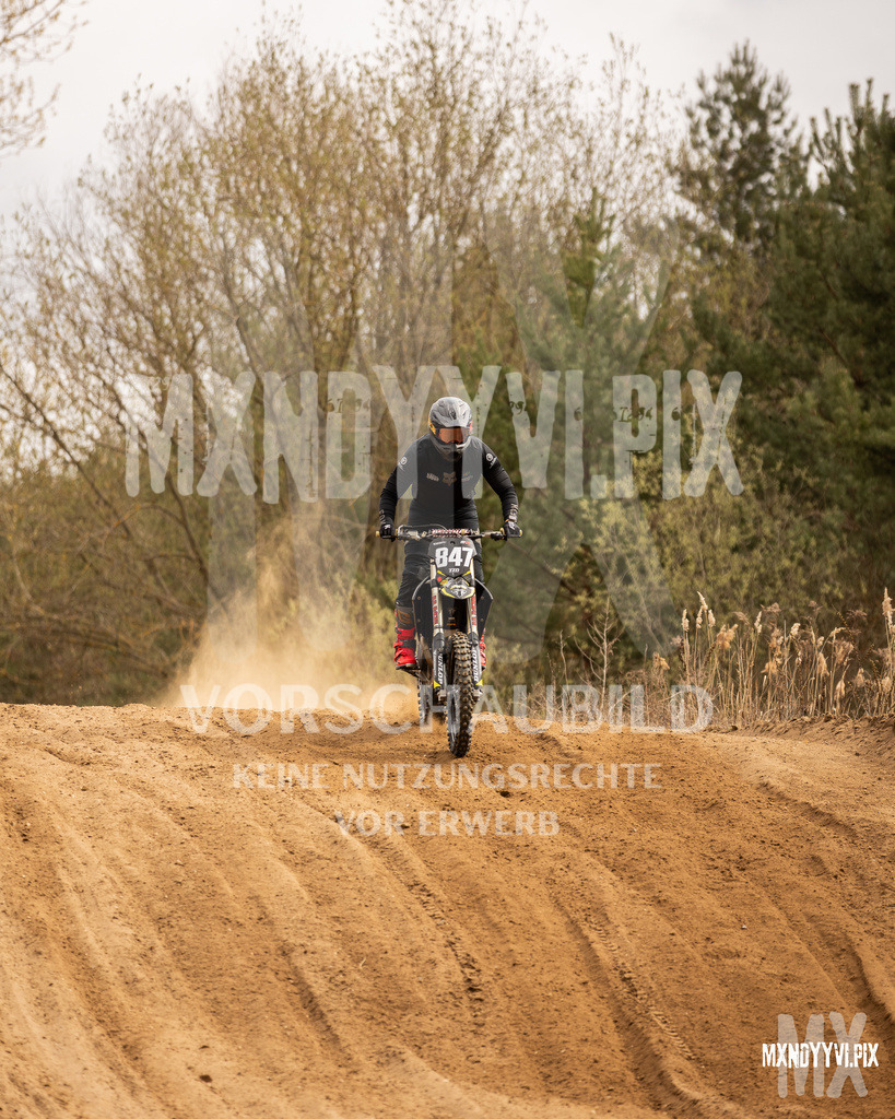 866A1304 | mxndyyvipix