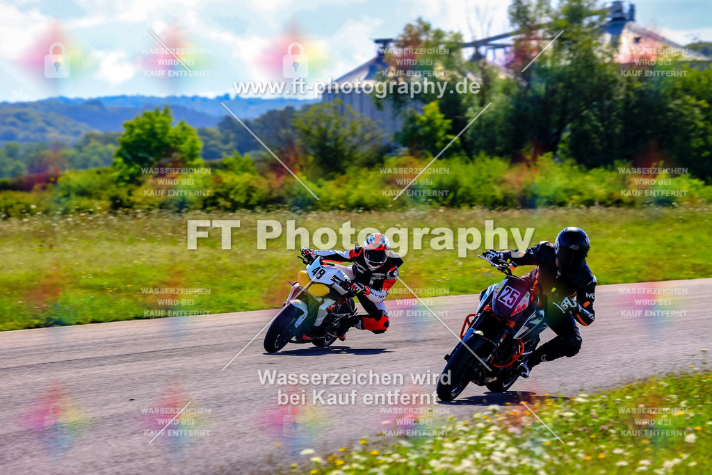 025-5585 | Hier findet Ihr Bilder von Touristenfahrten auf der Nürburgring Nordschleife oder von anderen Veranstaltungen die ich besucht habe. Viel Spass beim Durch Schauen 