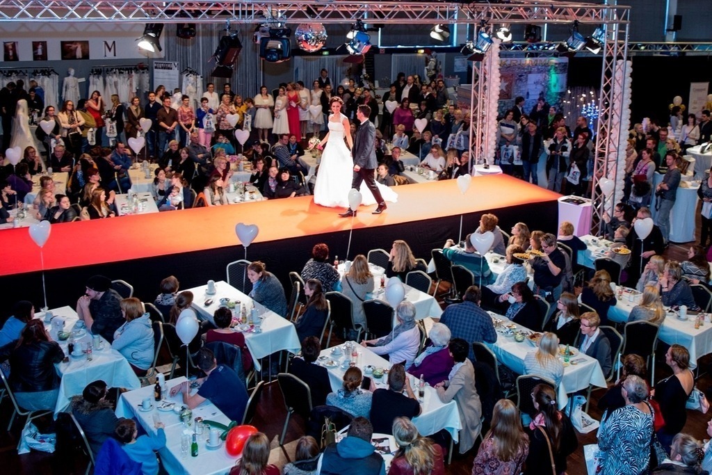 top-top.de Hochzeiten048 | Foto, Video, Fotografie, Videografie, Fotobox, DJ, Discjockey, Musik, Musikbox, Veranstaltung, Photobooth, Amazon, Ebay, Buchtipp, Bestseller, Autor, Verlag, Buch, Wesel, Hamminkeln, NRW, Dinslaken, Rees, Drohne, Hochzeit, Party, Fotobox, Wesel, Fotograf