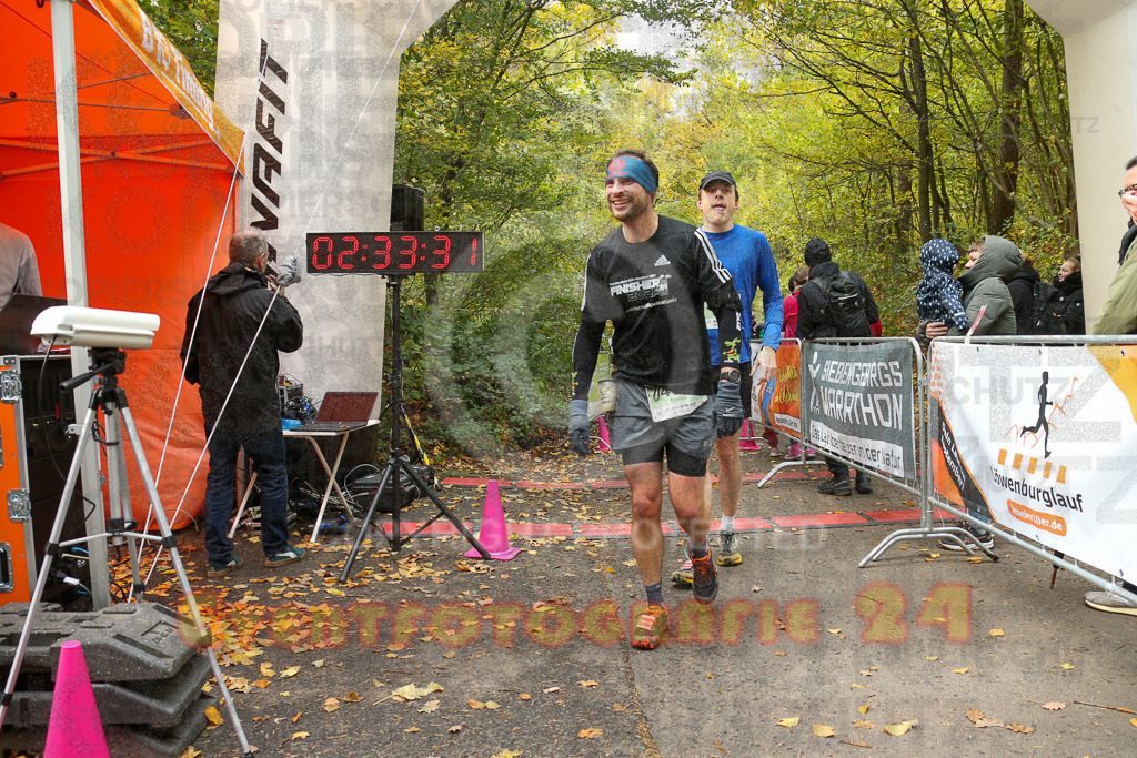 251026_1235_EX1_0746 | Sportfotografie im Rhein-Sieg Kreis, Köln, Bonn, NRW, Rheinland Pfalz, Hessen, etc. Unser Tätigkeitsfeld umfasst den Laufsport vom Volkslauf über den Marathon, Duathlon, Triathon bis zum Ultralauf wie Kölnpfad Ultra oder Schindertrail.