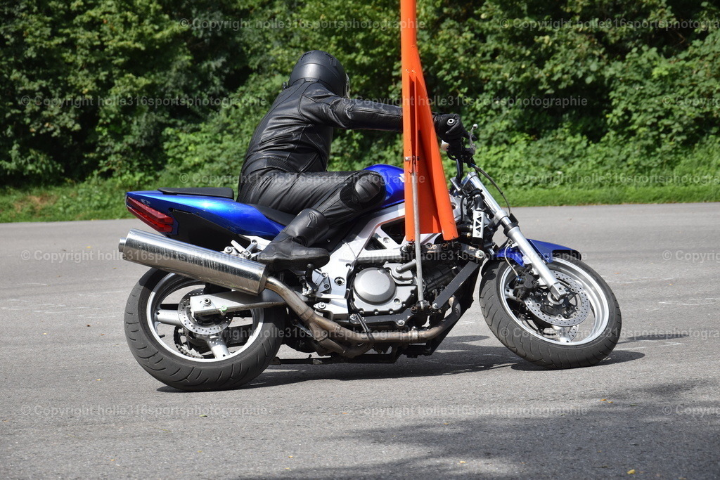 DSC_0711 | Sportfotografie , Motorsport, Motoross, Reitsport, Mointainbike, Enduro,
Landschaft , Outdoor, Eventfotografie, Landschaft, Bilder online bestellen - Realisiert mit Pictrs.com