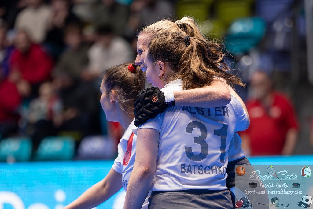 Volvo E.R.B. Final 4 Halbfinale Frauen: Der Club an der Alster - Berlienr HC, 25.01.2025 | Anna Batschko (Der Club an der Alster #31) &amp; Ida-Marie Köllinger (Berliner HC #24), Der Club an der Alster - Berlienr HC, Frankfurt, Süwag Arena, 25.1.2025 - Realisiert mit Pictrs.com