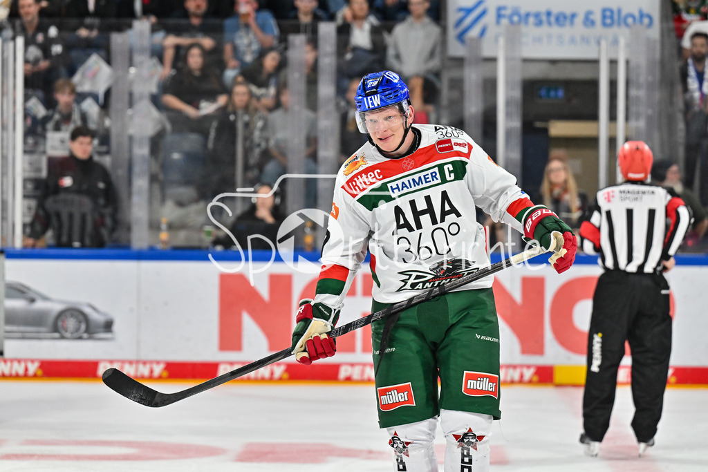 Nürnberg Ice Tigers - Augsburger Panther | im Bild Denis REUL (Augsburger Panther #29) / Freisteller / Einzelfoto