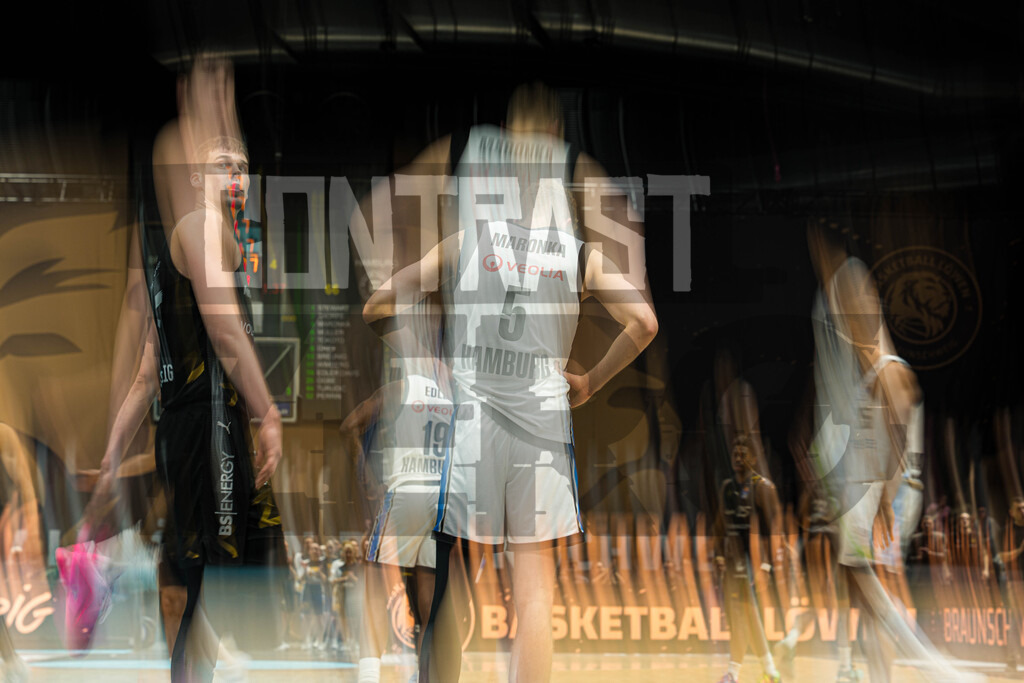 Basketball I Herren I Bundesliga I Saison 2025/2026 I 7. Spieltag I Basketball Löwen Braunschweig - Veolia Towers Hamburg | CONTRAST ZERØ MEDIA - Realisiert mit Pictrs.com