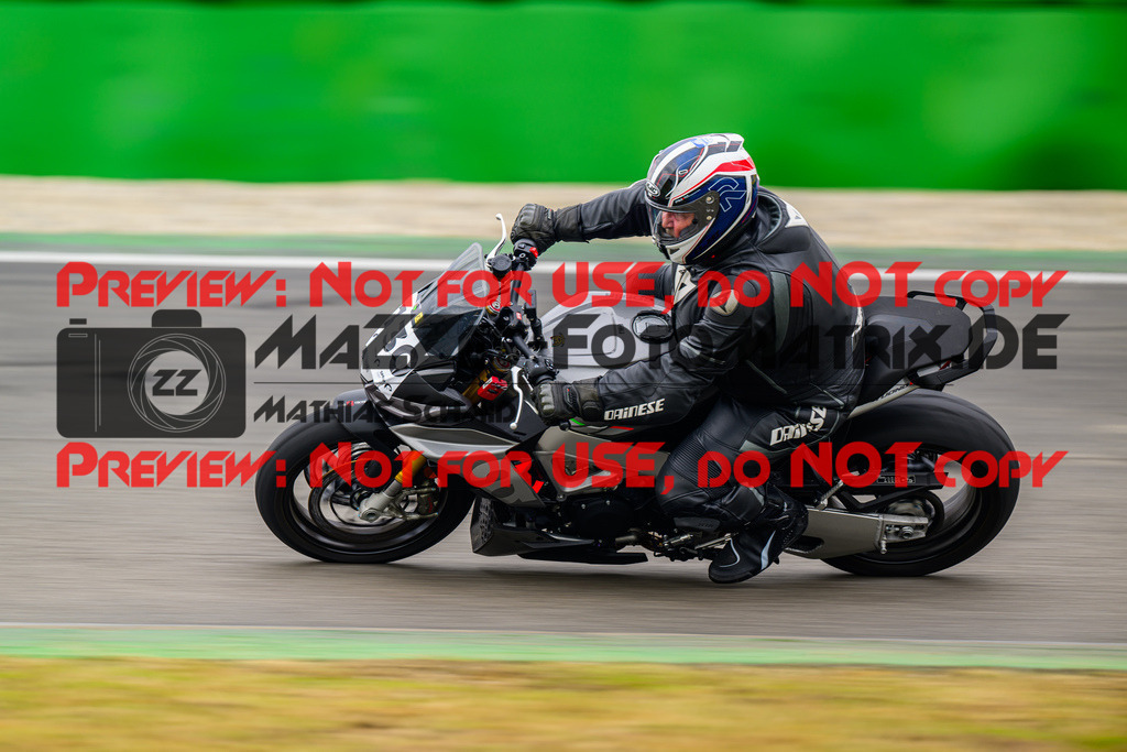 MaZZes_Fotomatrix_20240923_6007705_4299 | Fotograf Mathias Schmid
Sportfotograf,
Eventfotograf,
Hochzeitsfotograf,
Portraitfotograf