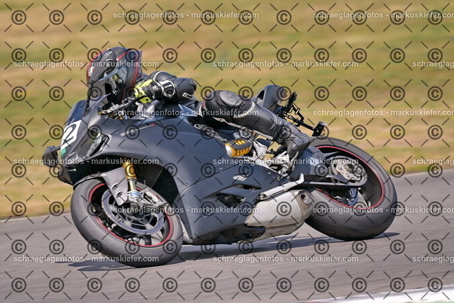 26bt05-1500 | markuskiefer.com - Realisiert mit Pictrs.com