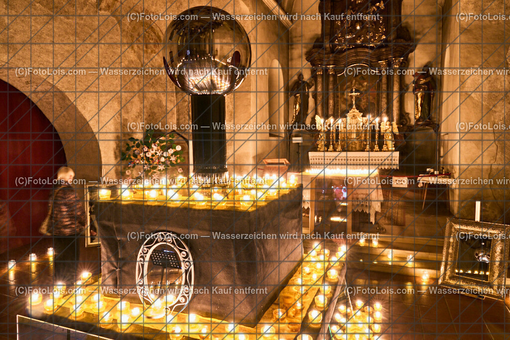 ALP1371_NACHT der tausend LICHTER_Pfarrkirche Wieselburg | (C)FotoLois.com, Alois Spandl, NACHT der 1000 LICHTER in der Pfarrkirche Wieselburg, Di 31. Okt. 2023.