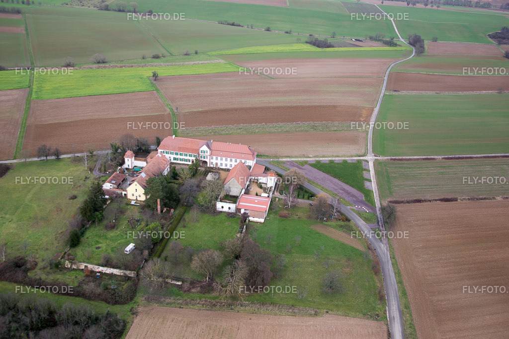 Werkstatt für betreutes Wohnen Werkstatt für verborgene Talente gemeinnützige GmbH im Haftelhof | Luftbild: Werkstatt für betreutes Wohnen Werkstatt für verborgene Talente gemeinnützige GmbH im Haftelhof in Schweighofen im Bundesland Rheinland-Pfalz in Deutschland. Foto: IMG_085814.jpg vom 08.01.2016 durch Werner Riehm/FLY-FOTO.de - Realisiert mit Pictrs.com