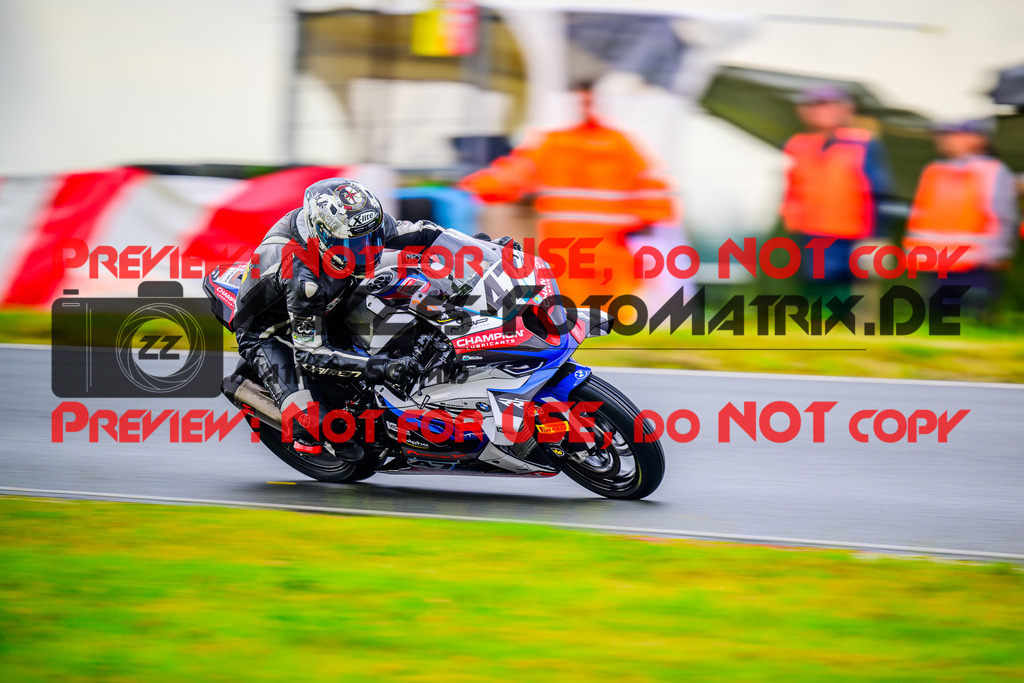 MaZZes_FotoMatrix_240727_6007705_8605 | STK