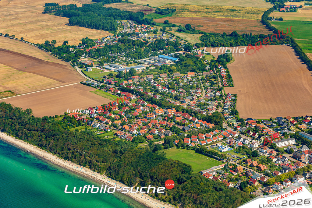 Neue Luftbildaufnahme der Stadt Rerik - Das Luftbild wurde 2025 vom UL-Flugzeug heraus erstellt ( keine Drohnenaufnahme ) - Hochauflösende Luftaufnahme - für Wandbilder und großformatige Ausdrucke geeignet. Das besondere Geschenk!Hier alle&nbsp;Infos zur Lizenzierung der LuftaufnahmeWir fliegen auch dieses Jahr wieder in Ihre Region um Luftbilder zu erstellen.- Luftbild anfragen