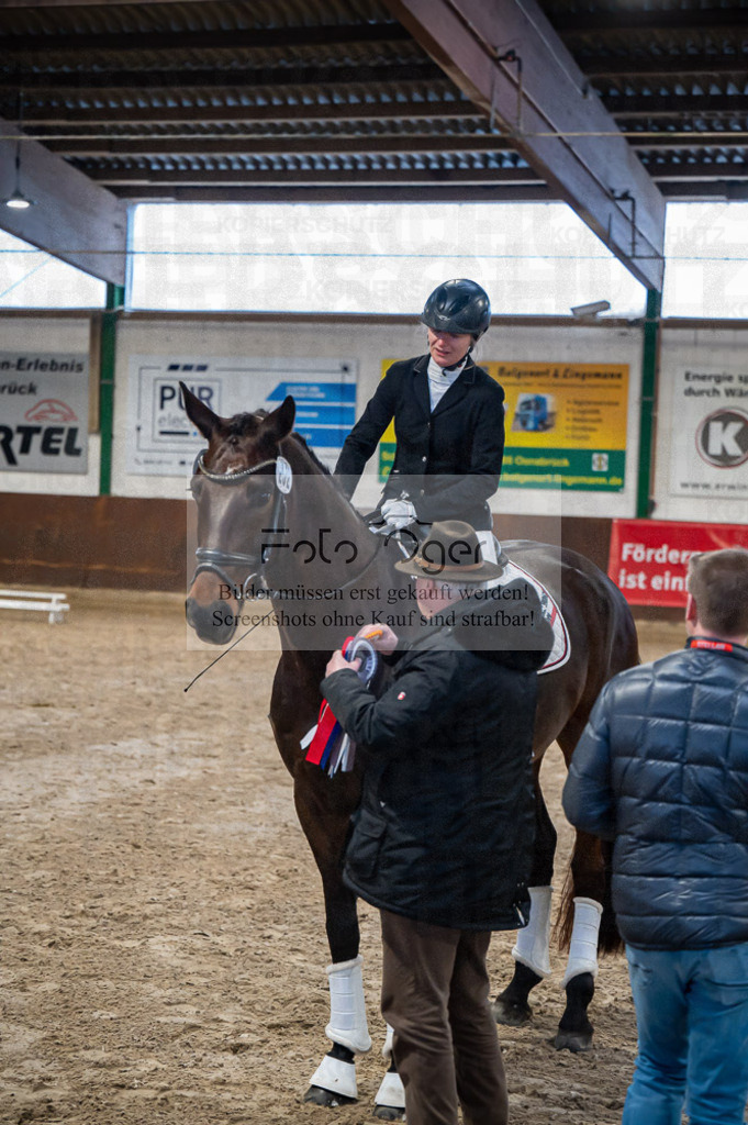 Hallenreittunier Voxtrup 2023 | Entdecke hochwertige Reitturnierfotos von Foto Oger. Professionell, emotional und authentisch – jetzt Lieblingsmomente im Shop bestellen.Deutschlandweite Turnierfotografie. - Realisiert mit Pictrs.com