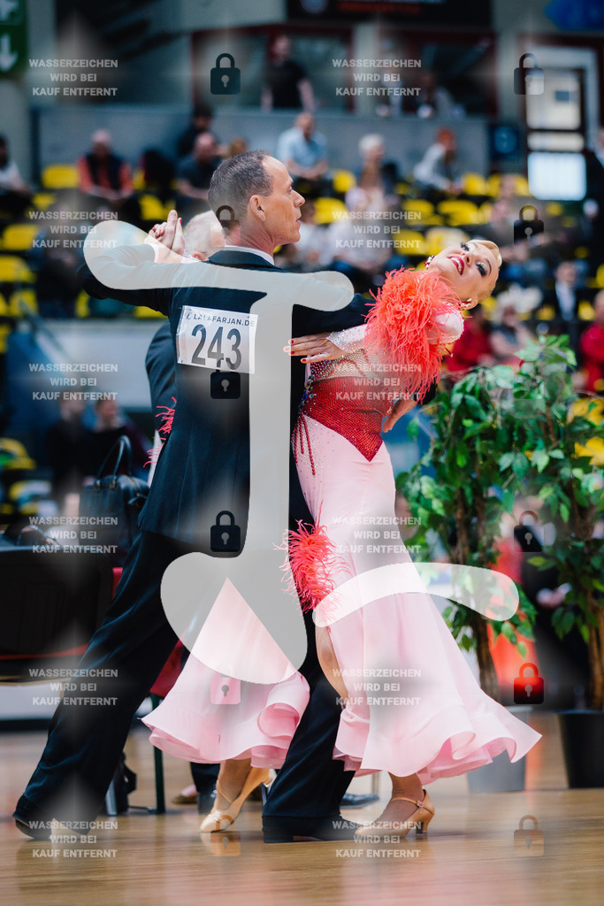 Hessen Tanzt WDSF Open Senior III Standard 11th (243) Bernhard Fuss _ Sonja Fuss (TTC Rot-Weiß Freiburg)-2025-05-17-8065 | Webshop for digital downloads and prints of dance sport, event & show photographer Julian Link - Realisiert mit Pictrs.com