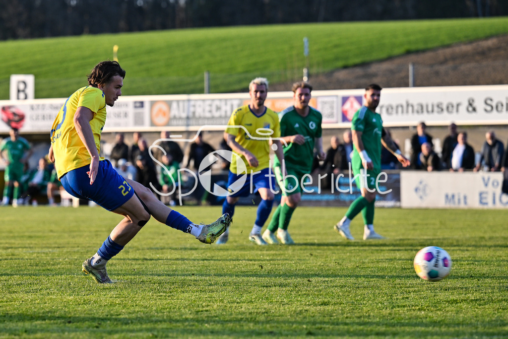 FC Pipinsried - TSV Grünwald | in dieser Szene verschiesst Valdrin KONJUHI (FC Pipinsried 23) einen Elfmeter / Bayernliga Sued: FC Pipinsried - TSV Gruenwald, Kuechenstadel Arena am 11.04.2025