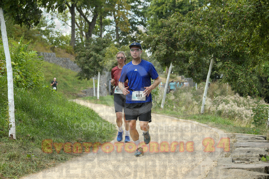 250824_1516_EX1_8747 | Sportfotografie im Rhein-Sieg Kreis, Köln, Bonn, NRW, Rheinland Pfalz, Hessen, etc. Unser Tätigkeitsfeld umfasst den Laufsport vom Volkslauf über den Marathon, Duathlon, Triathon bis zum Ultralauf wie Kölnpfad Ultra oder Schindertrail.
