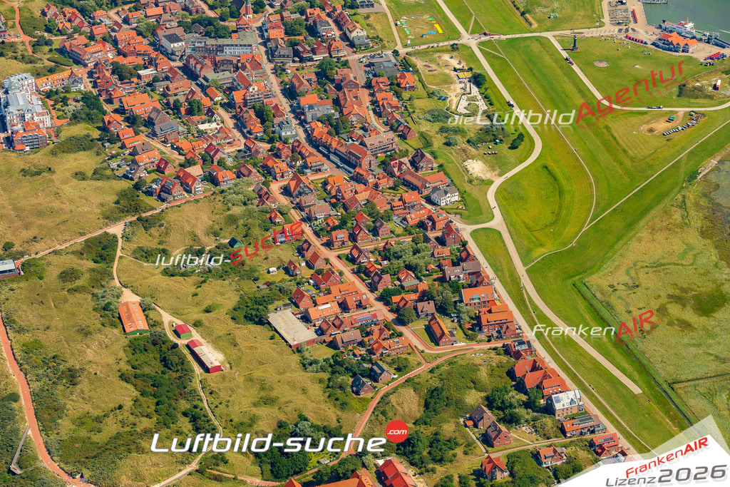 Übersichts Bild Juist - Die Luftaufnahme wurde 2025 vom UL-Flugzeug heraus erstellt ( keine Drohnenaufnahme ) - Hochauflösende Luftaufnahme - für Wandbilder und großformatige Ausdrucke geeignet. Das besondere Geschenk!Hier alle&nbsp;Infos zur Lizenzierung der LuftaufnahmeWir fliegen auch dieses Jahr wieder in Ihre Region um Luftbilder zu erstellen.- Luftbild anfragen