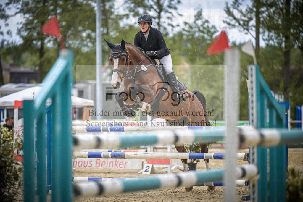 DOS_8967 | Entdecke hochwertige Reitturnierfotos von Foto Oger. Professionell, emotional und authentisch – jetzt Lieblingsmomente im Shop bestellen. - Realisiert mit Pictrs.com
