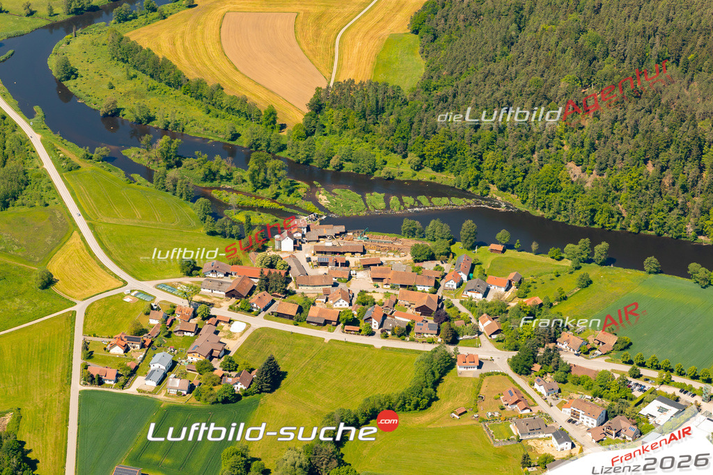 Das Luftbild zeigt : Regenpeilstein Roding - Die Luftaufnahme wurde 2024 vom UL-Flugzeug aus erstellt ( keine Drohne ) - Hochauflösende Luftaufnahme - Für grossformatige Ausdrucke geeignet. Die Geschenkidee !Mit Lizenz und Bildrechte bestellbar