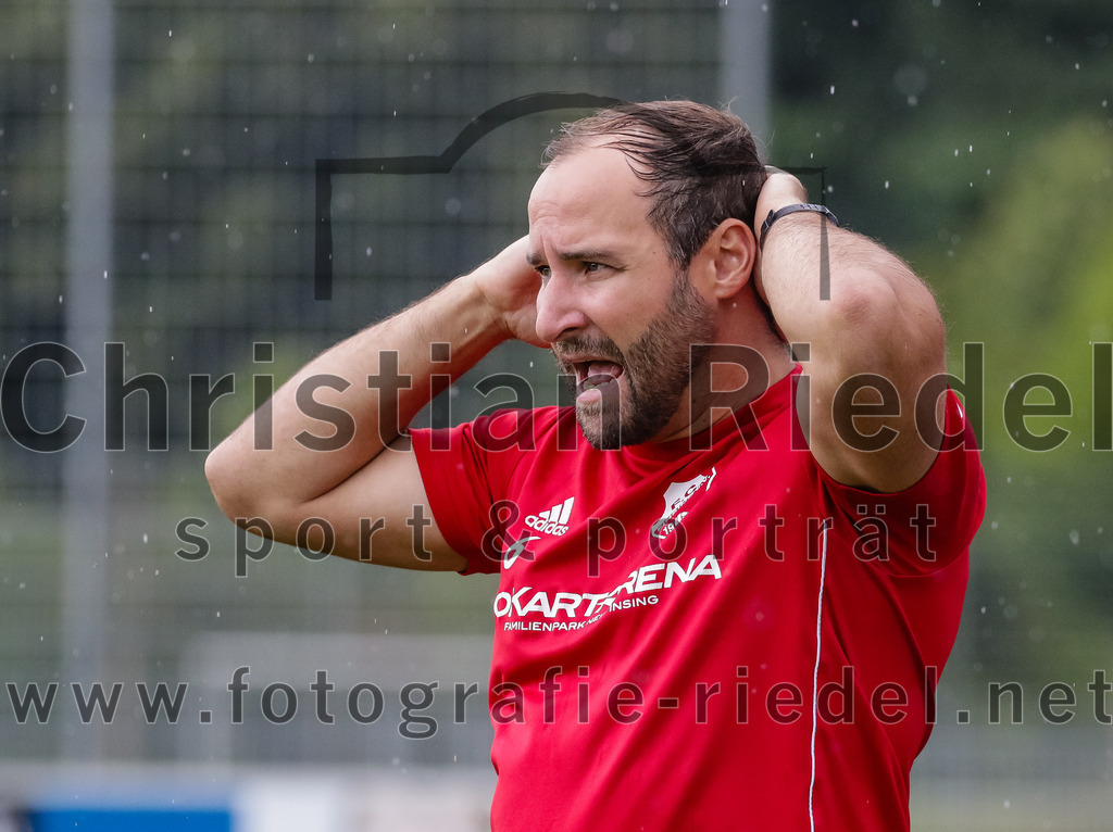 2023-07-29_050_FC_Finsing_gegen_SC_Kirchasch | Finsing, Deutschland, 29.07.2023:
Fußball, Kreisliga 2023 / 2024, 1. Spieltag, FC Finsing gegen SC Kirchasch, Endergebnis: 0:2

Trainer Thomas Bonnet (FC Finsing)

Foto: Christian Riedel / fotografie-riedel.net