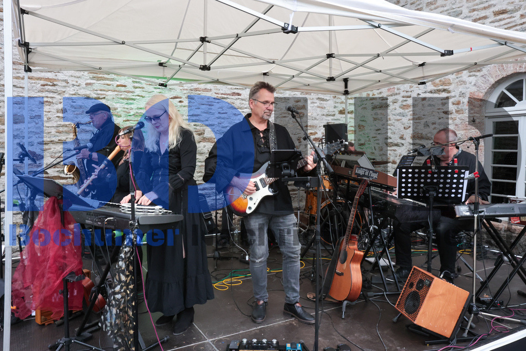 SES_MKRLHE20250705-31 | bond - Realisiert mit Pictrs.com